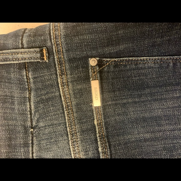 Chico’s Ladies Blue Jeans - Picture 5 of 5